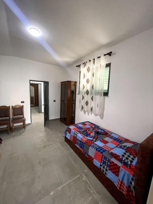 Cozy 5-bed With Balcony Velipojë