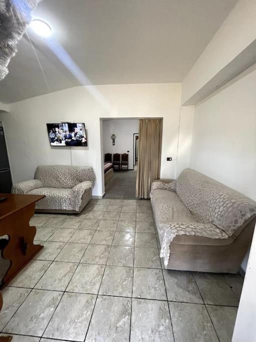 Hébergement de vacances Cozy 5-bed With Balcony *