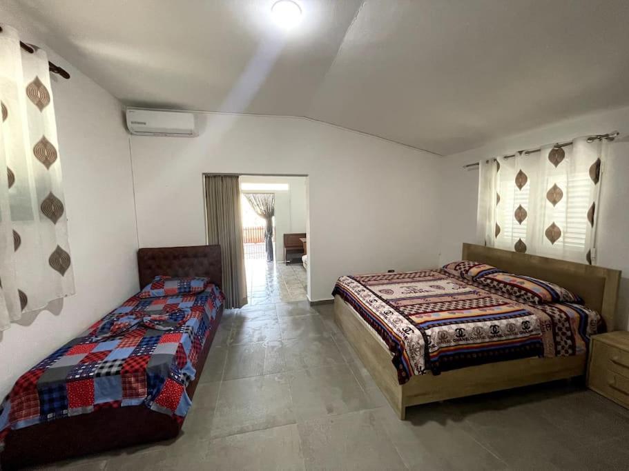 Hébergement de vacances Cozy 5-bed With Balcony